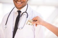 의료기기업체로부터 리베이트에 성접대까지 요구한 양의사 100여명 적발