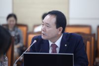 “치매안심센터장에 의사만?…직능 제한 부적절”