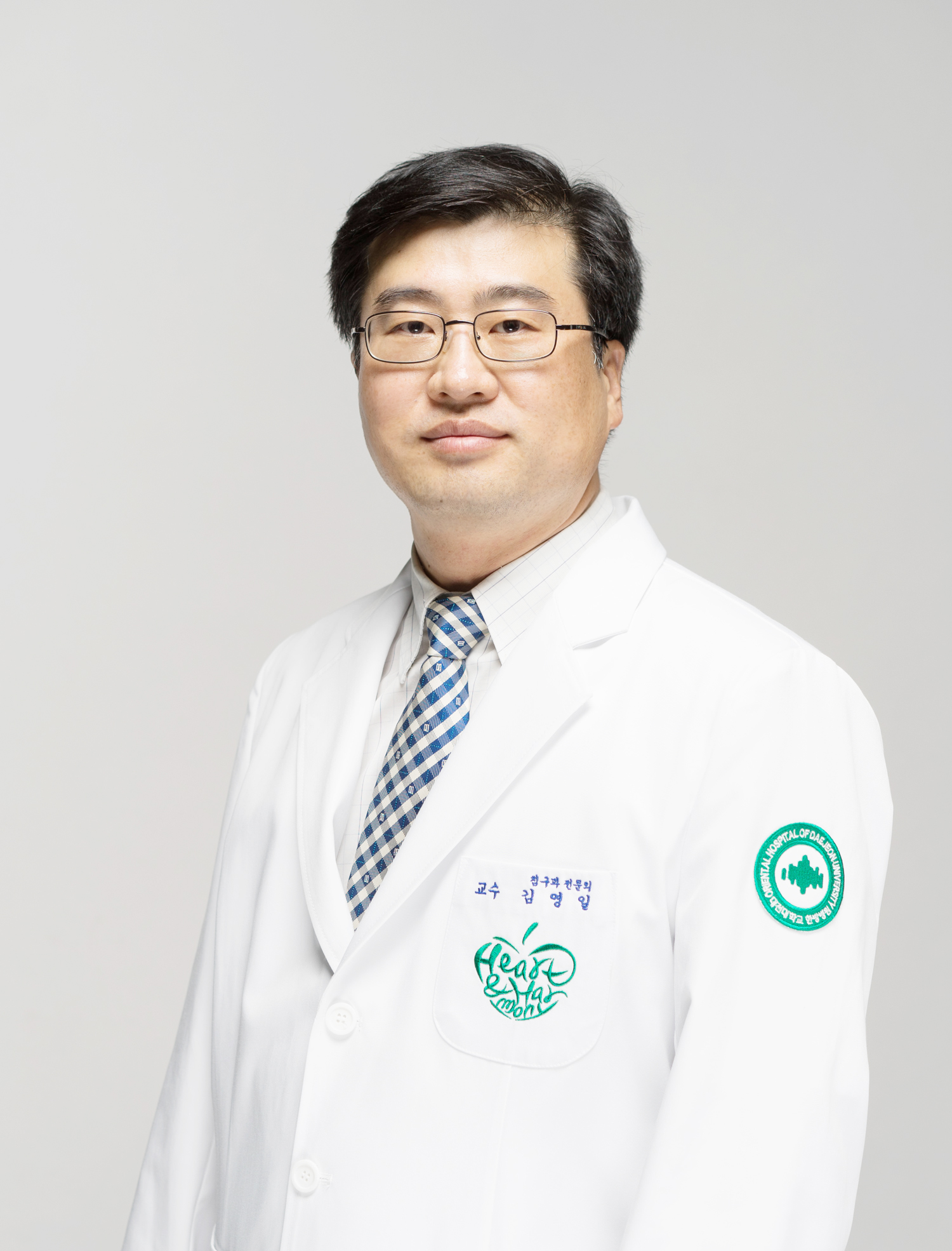 김영일 병원장.jpg