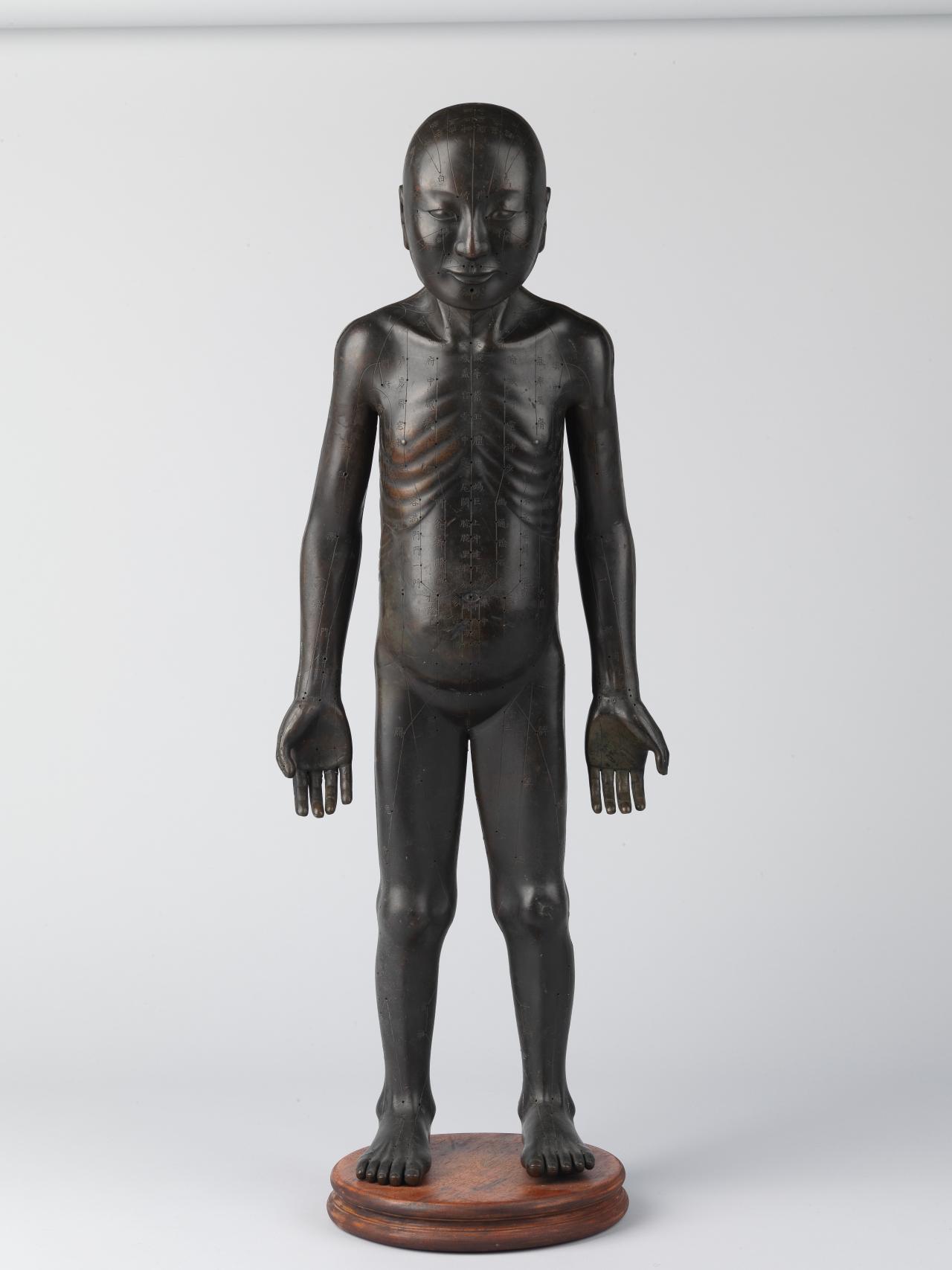 청동인체상.jpg