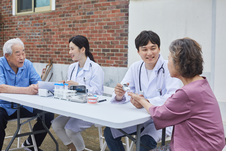 지역사회 통합돌봄.jpg