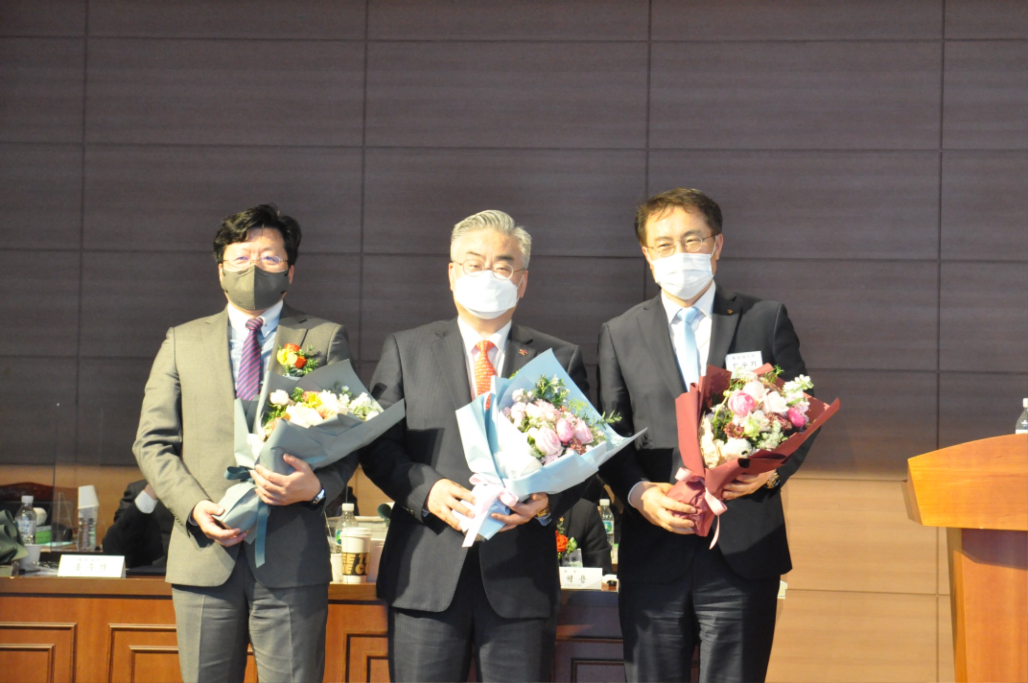 박승찬 박인규 안수기 의장단(왼쪽부터).JPG