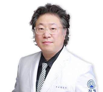 [사진설명] 수원자생한방병원 윤문식 병원장.jpg