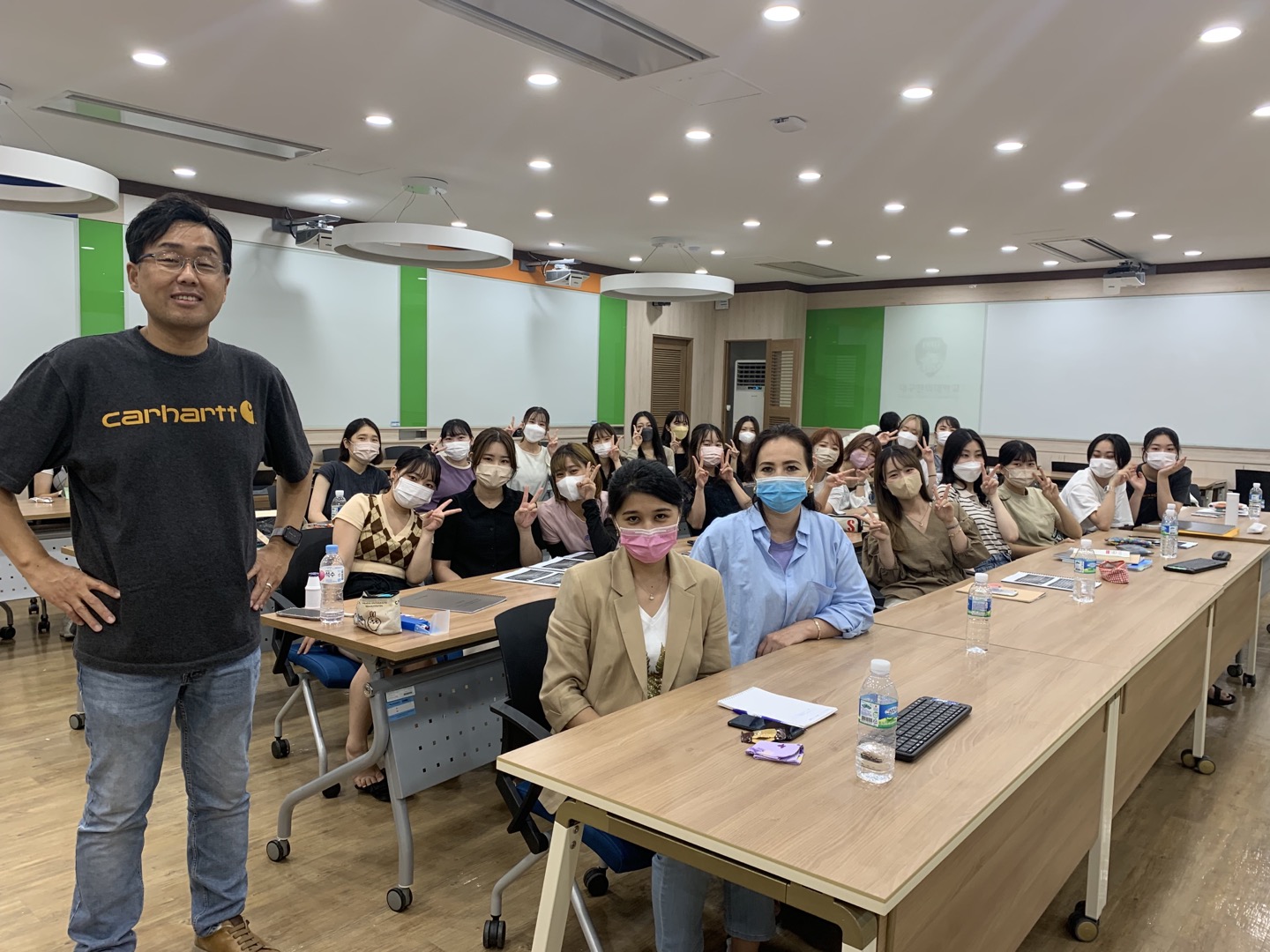 몽골 우즈벡 학생들 대학 한의학 해외연구_대구한의대에서.jpg