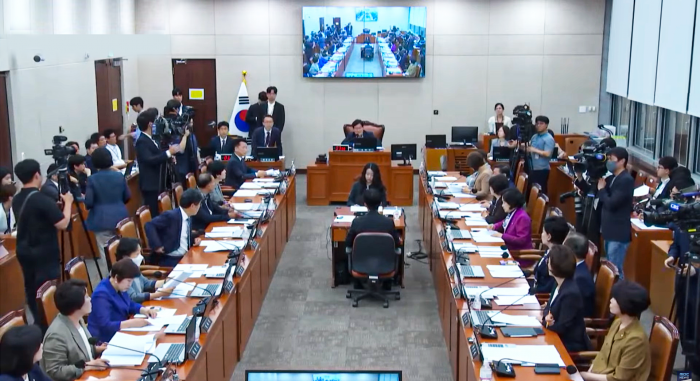 전체회의장.png 전체회의장.png