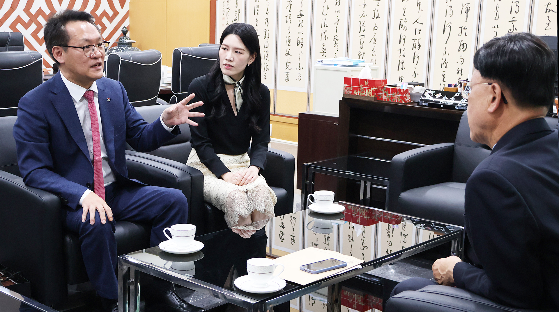 이명수 간담회2.jpg