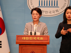 “의료계는 환자 곁으로! 정부는 국민 중심 의료개혁을!”