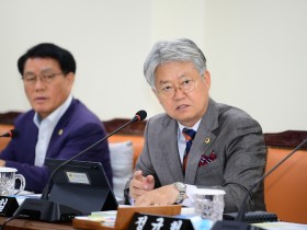 “한의약 산업 육성 제도적 뒷받침해 공공한의약 서비스 제도적 기반 마련”