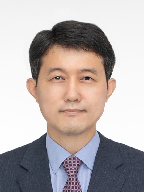 이진윤소장님 (1).jpg