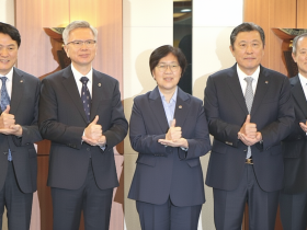 정은경 복지부 장관, 6개 의약단체장과 간담회(3일)