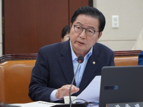 외국인 의료관광 100만명 시대…오래된 법령 개정 필요