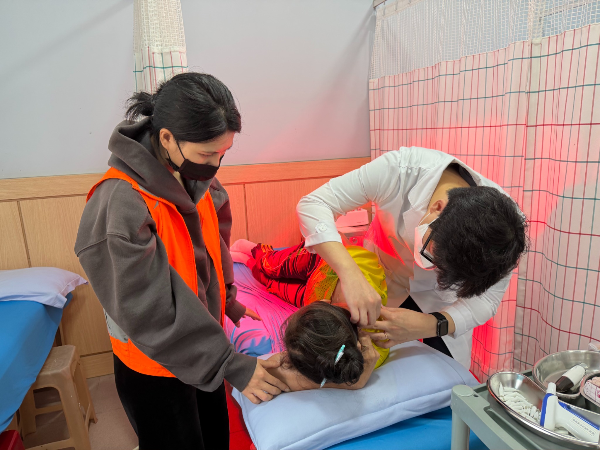 원광대 베트남 진료2.jpg