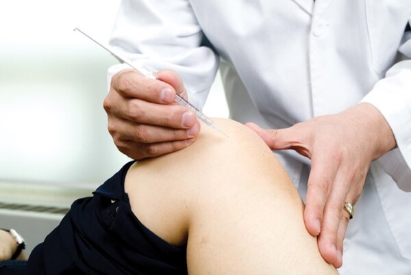 “무릎관절염, 한의치료로 수술·고위험 진통제 사용 줄인다”