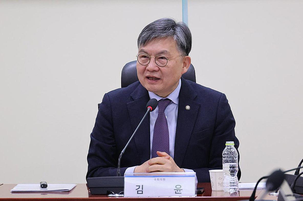 김윤 기자회견.jpg