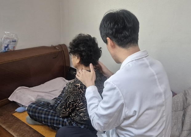 내집에서 받는 한의 의료서비스로 어르신 건강↑