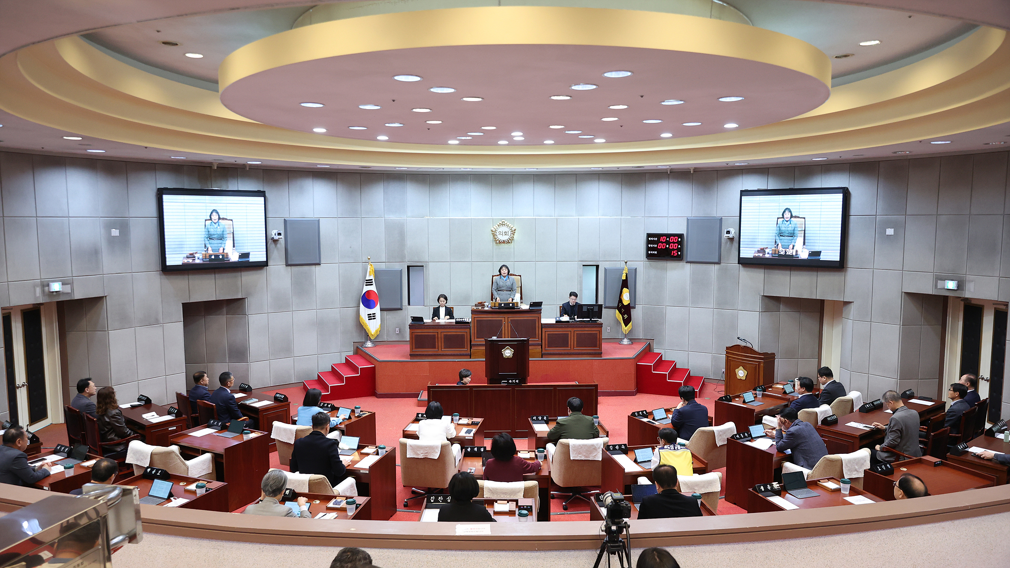 (홈페이지)20260320_제334회시흥시의회(임시회)제2차본회의_본회의장 (0).jpg