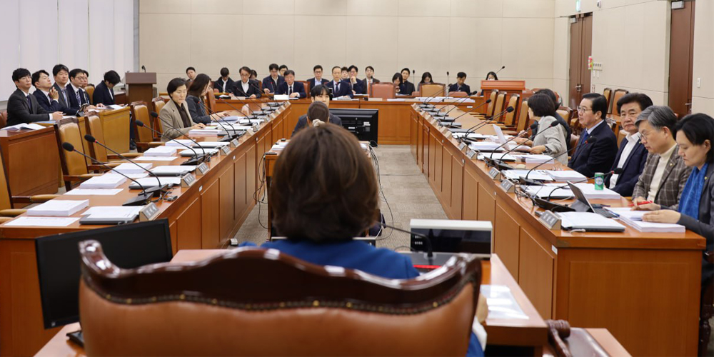 ‘공공의대법’ 복지위 법안소위 통과…15년 공공의료 의무복무