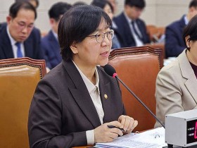 정은경 장관, 코로나 백신 관리 논란 공개 사과…“방역 책임자로서 송구”