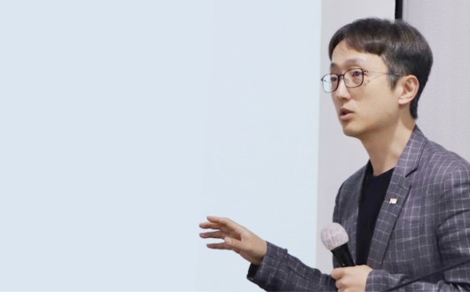 “종이 위로 새겨지는 영원한 기록:  한의신문의 미래를 묻다”