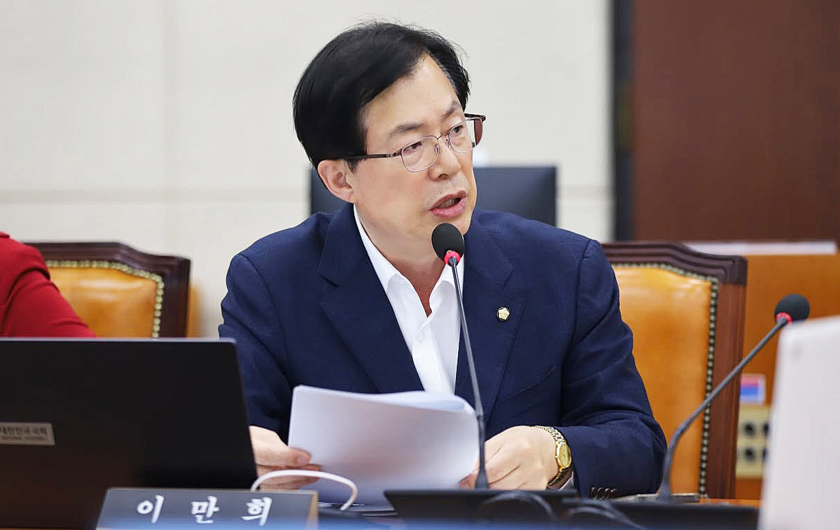 이만희 위원장.jpg
