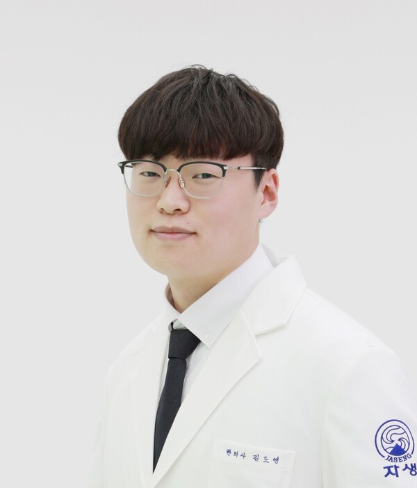 [사진설명] 자생한방병원 척추관절연구소 김도영 한의사.jpg