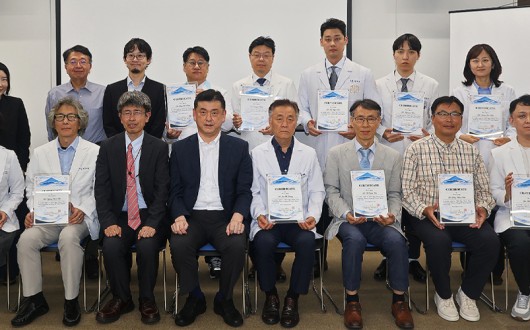 이명, 귀에서 시작해 신경·혈류·심리의 악순환으로…韓·日 통합치료 모색
